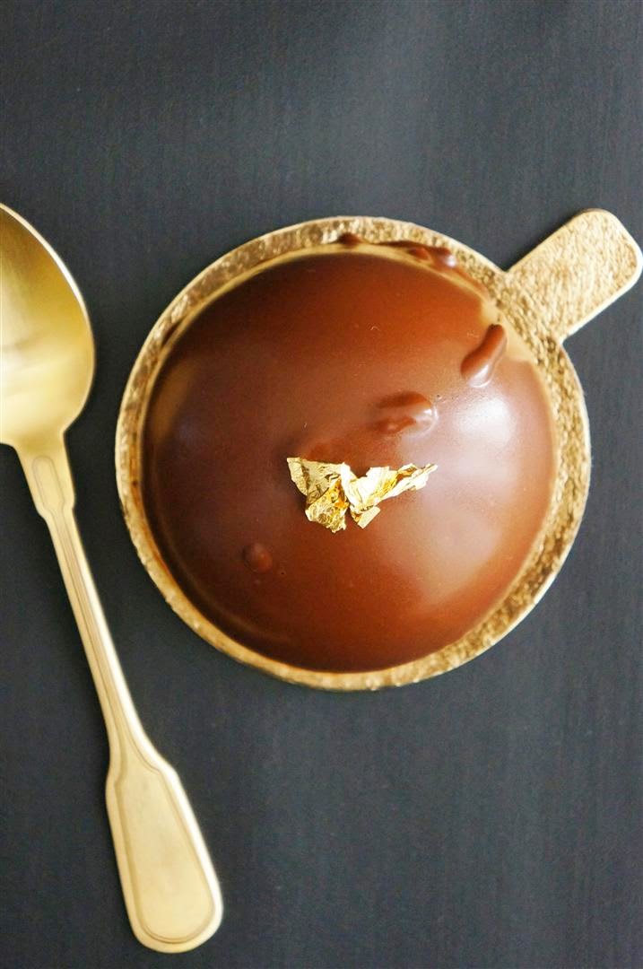 Chocolate Mousse Entremet Cakelets & Doilies