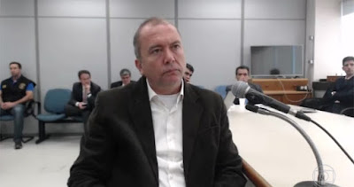 Propina de Cabral pagava 13º e 14º salários, diz delator Propina de Cabral pagava 13º e 14º salários, diz delator