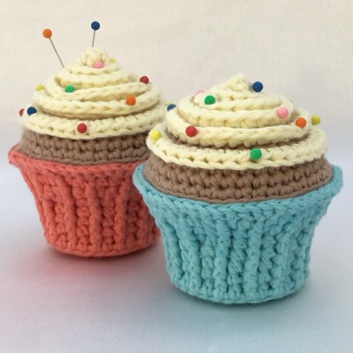 Cute Cupcake Pin Cushion - Free Pattern 