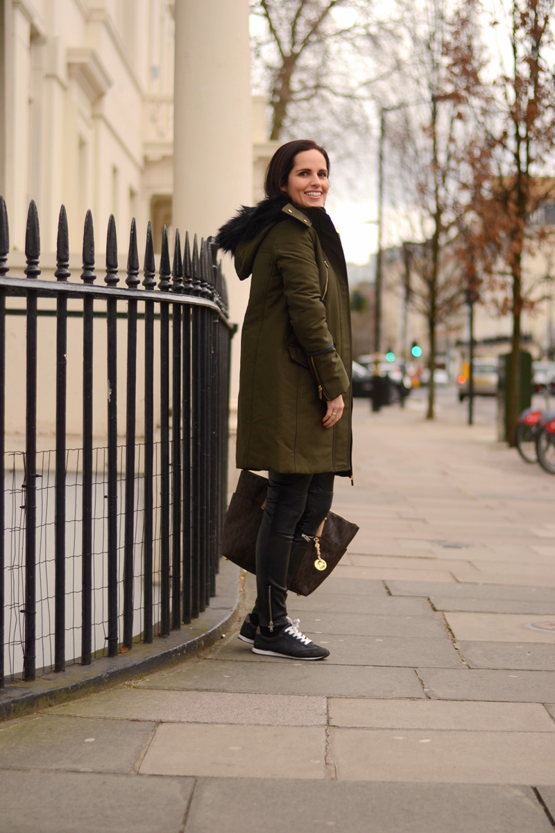 casual-london-outfit-street-style