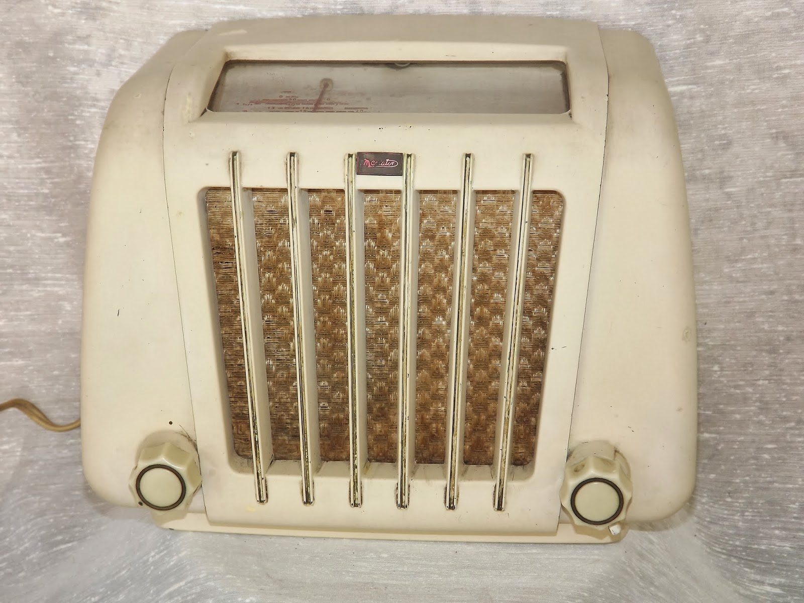 Bambi 88U Radio Mediator; La Chaux-de-Fonds, build 1947