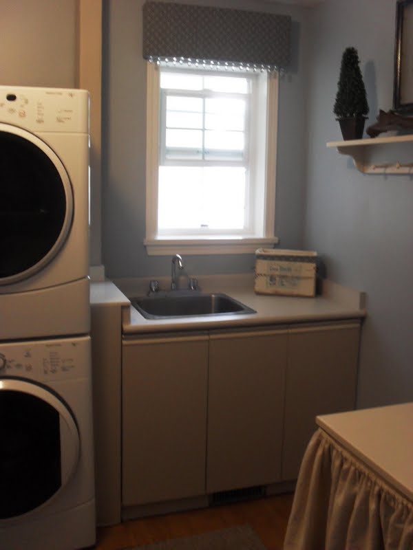 Home Frosting: Freshening-Up a Laundry Room