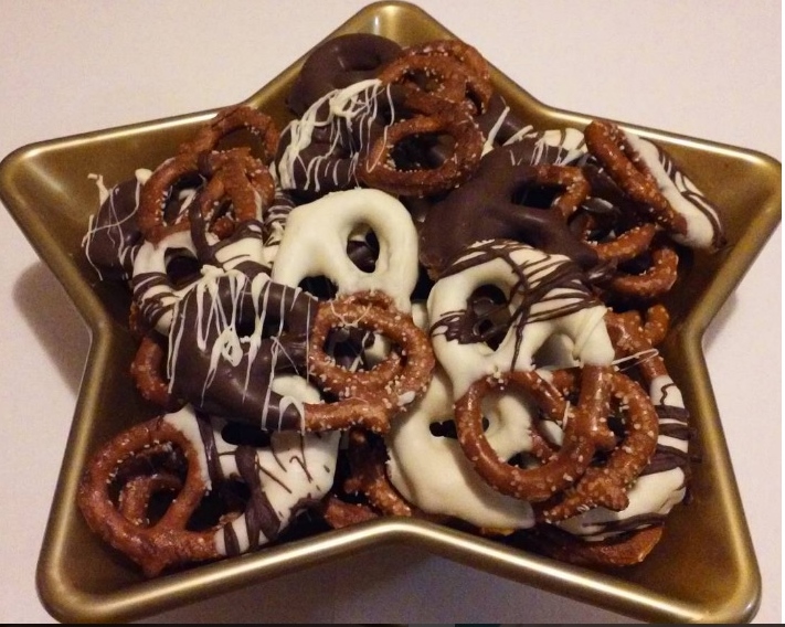 ChocolateDipped Pretzels PARTY TRAYS!
