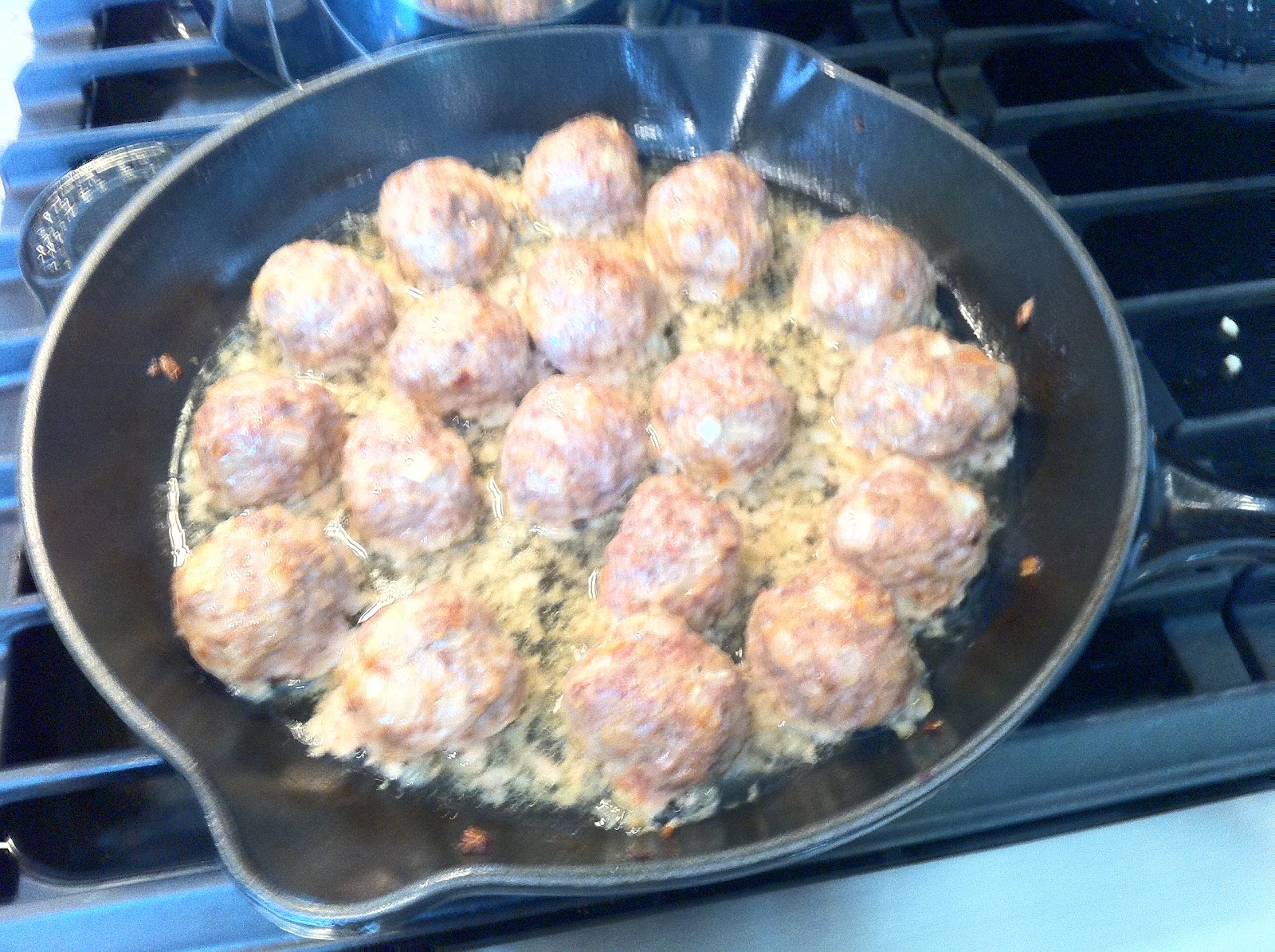 my second love...: Meatballs with Gravy on Rice