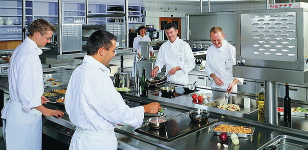 Tips Perlindungan Seorang Chef Di Dapur Informasi Indonesia Setiap Profesi Tentu Memiliki Tugas Yang Berbeda Beda Sesuai Dengan Bidangnya Begitu Halnya Pakaian Digunakan Akan Karena Disesuaikan
