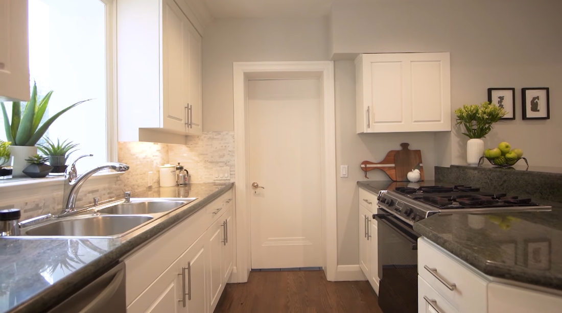 27 Photos vs. 4 Strathearn Blvd, Toronto Interior Design Luxury Home Tour