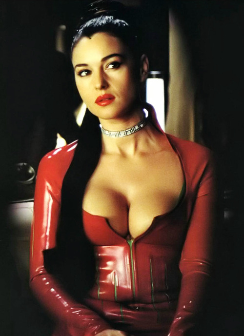 MONICA BELLUCCI