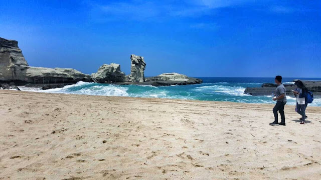 pemandangan pantai klayar pacitan foto pantai klayar pacitan