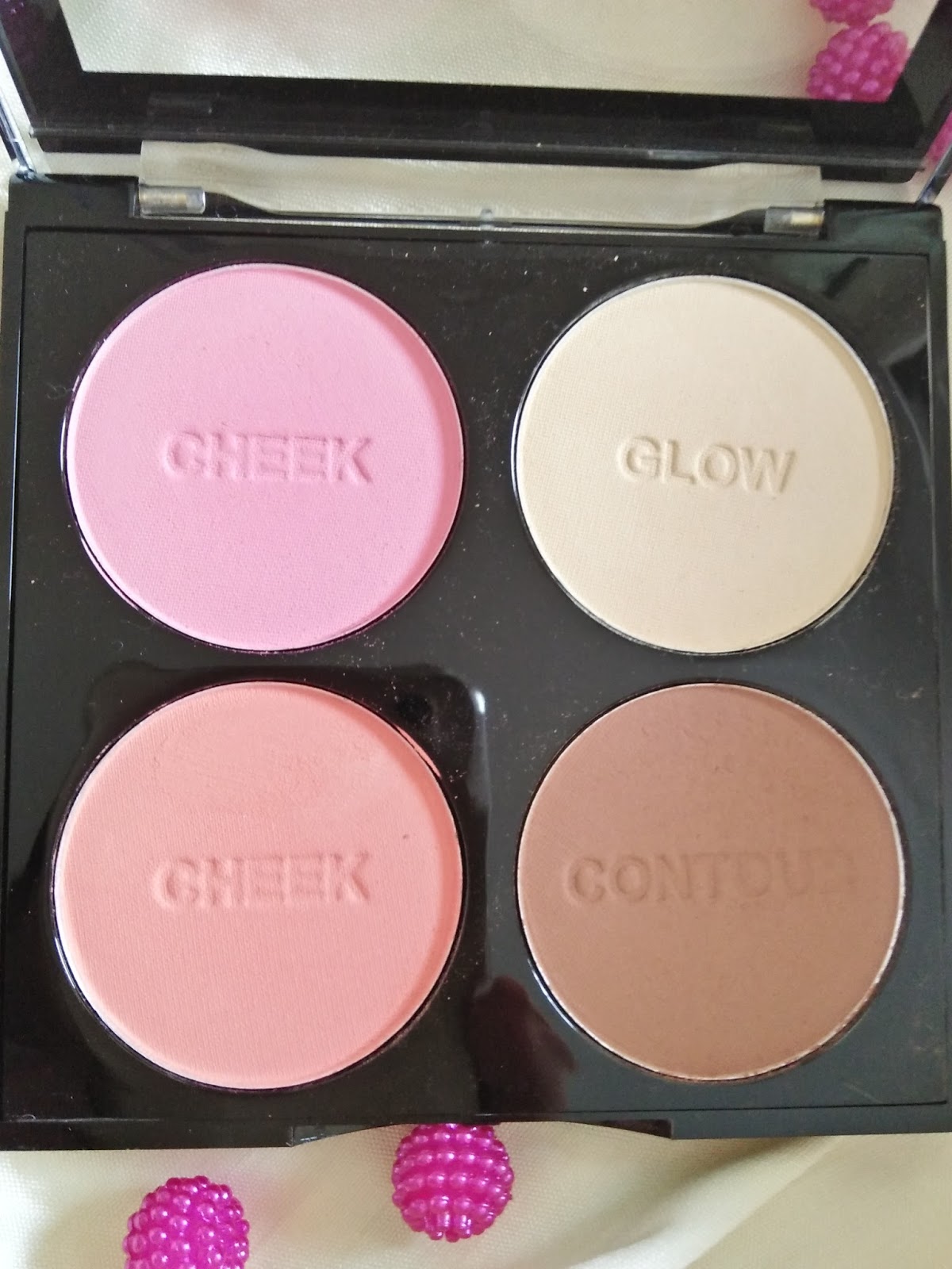 Sivanna Colors Makeup Studio Cheek & Contour palette, 01 Review