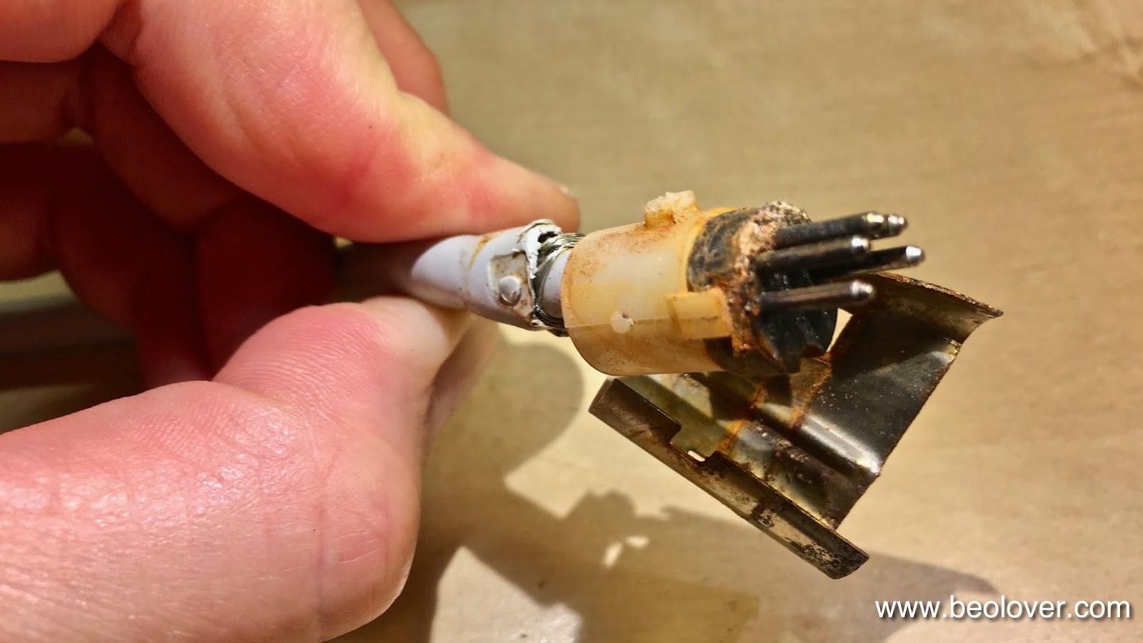 beolover Beogram 6000 (5512) Replacement of a Corroded DIN5 Plug with