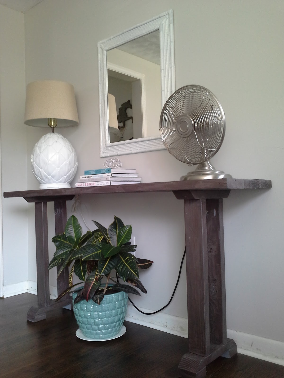 Lilly's Home Designs: DIY Build a Console Table