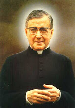 São Josemaría Escrivá, presbítero e confessor