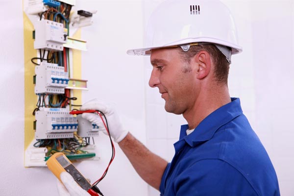 reasons to hire an electrician