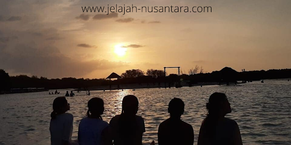 Aktivitas Open Trip Pulau Pari menyaksikan Sunset di Pantai Pasir Perawan paket private trip murah pulau pari