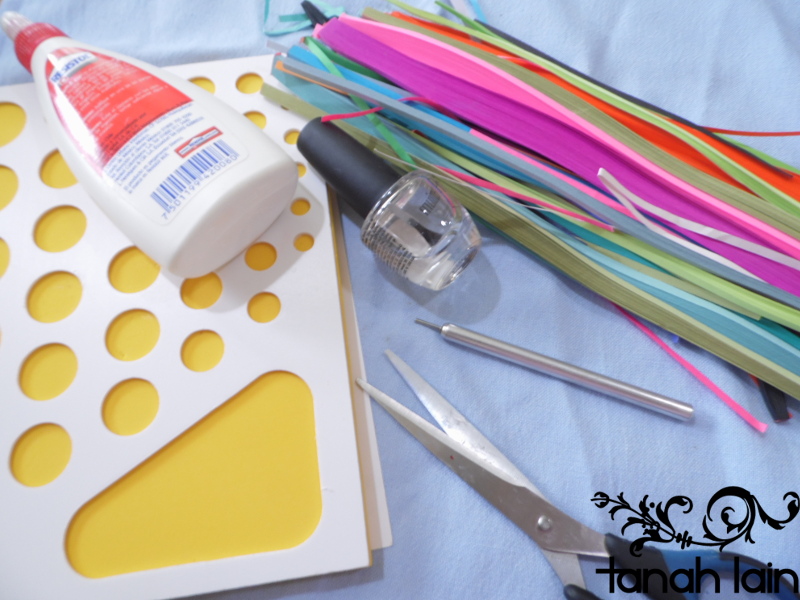 Pulsera de flores de papel