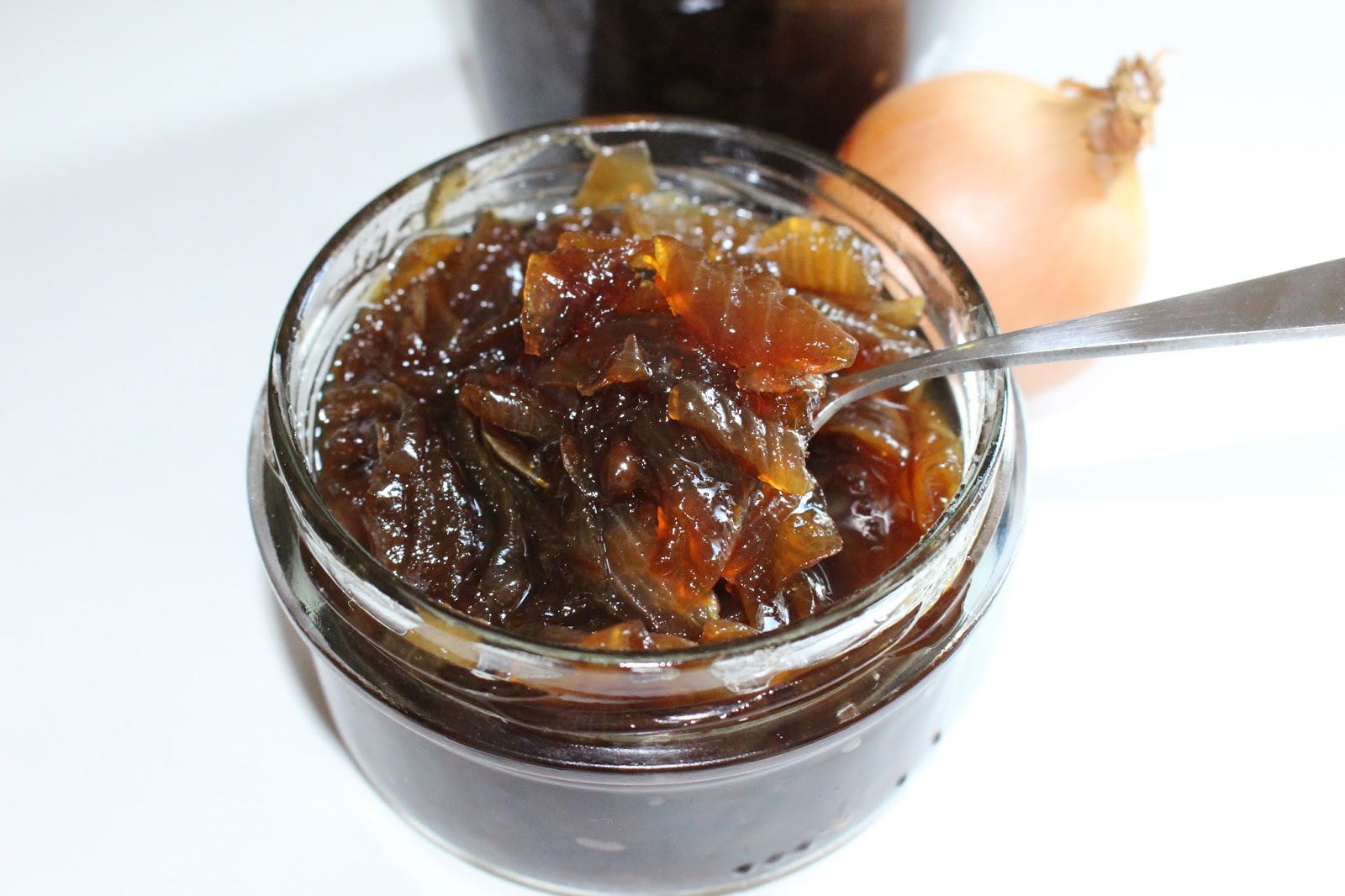 Délices d'une novice Confit d'oignon (confiture d'oignon)