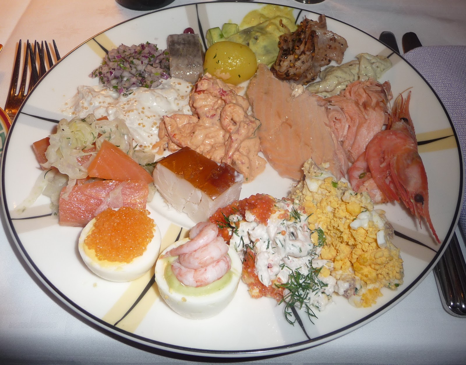 NJUTBARA TING Julbord på Gondolen