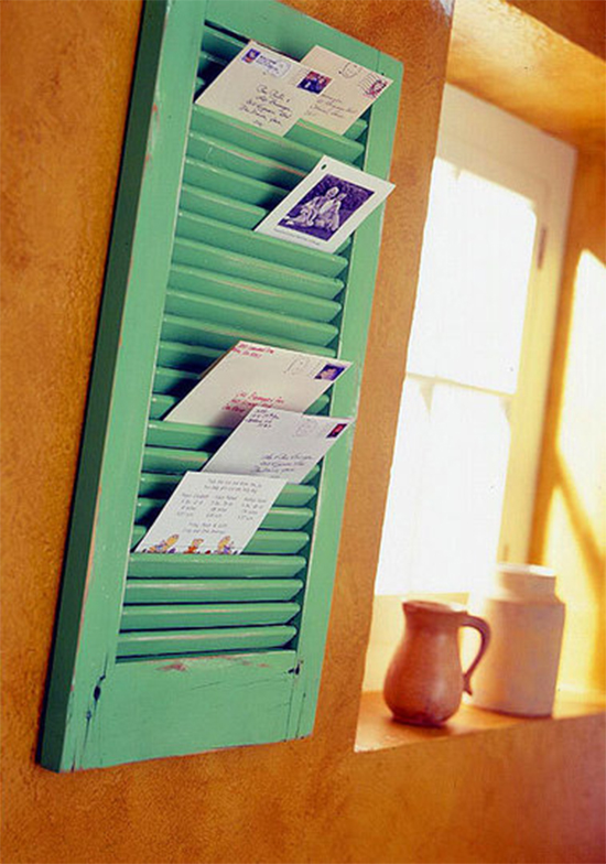 porta cartas,  janela reciclada, reaproveitar janela, janela velha, reciclagem, upcycling, reaproveitar, old window, quadro de recados, veneziana