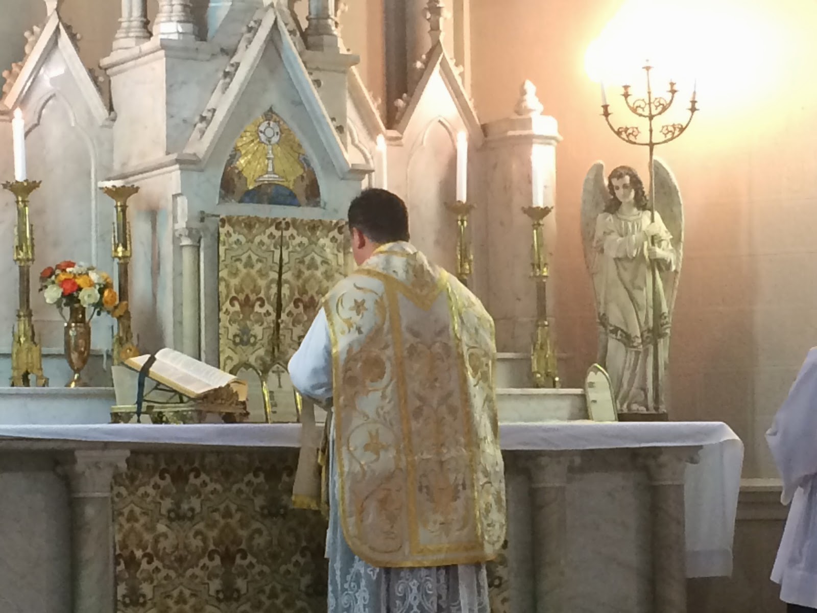 Asociación Litúrgica Magnificat Domingo de Resurrección en Magnificat