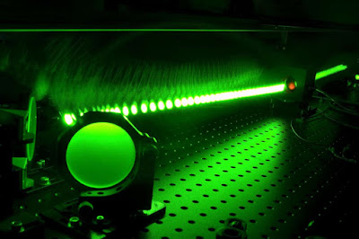 Nuova interazione tra luce e materia: Diocle laser brilla come un miliardo di Soli