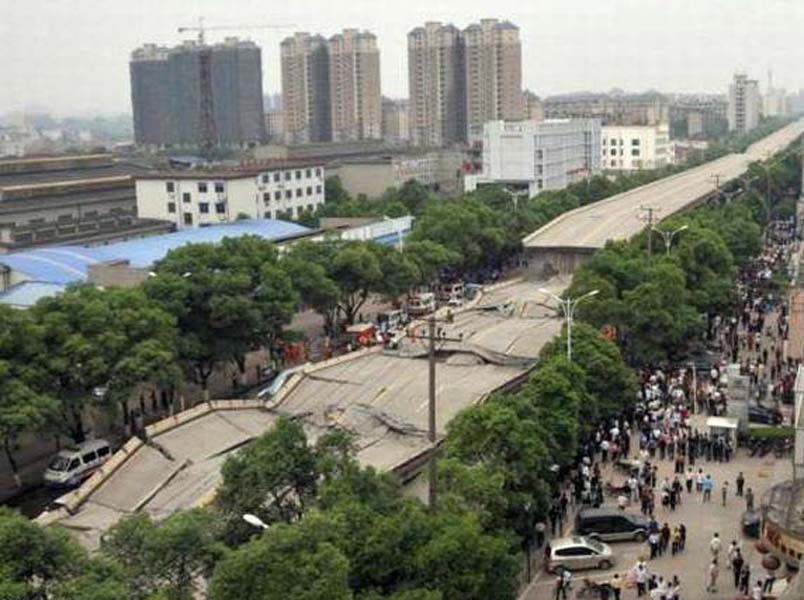 Chinese_Bridge_Collapse.jpg