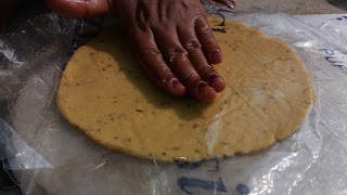http://www.indian-recipes-4you.com/2017/11/makki-ke-papad.html