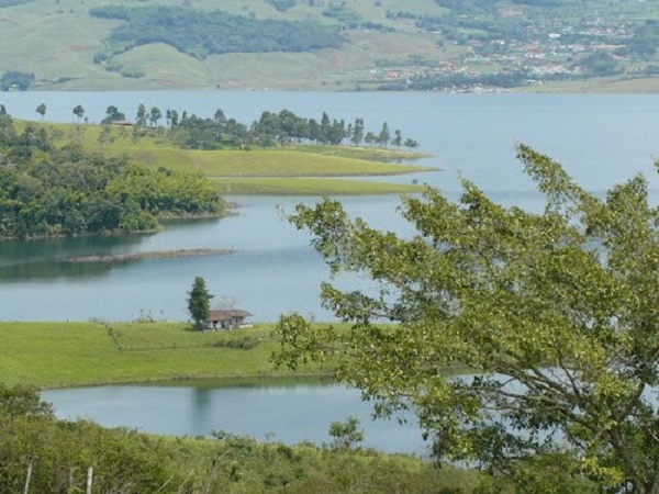 LAGO CALIMA