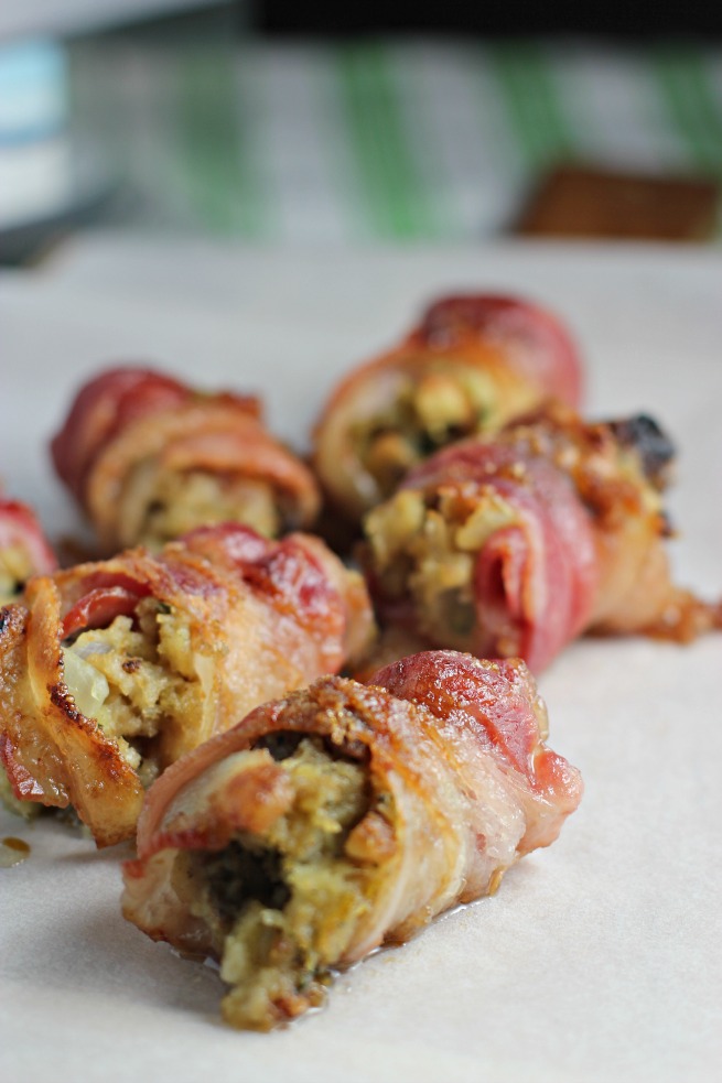 Sausage Stuffing Bacon Bombs Recipe. Easy ideas to use up leftover stuffing from Thanksgiving and makes a great appetizer for potlucks and get togethers!