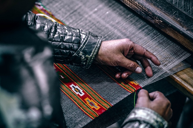 fot. Fancycrave / unsplash.com CC0 1.0 https://www.granty-na-badania.com/2019/03/konkurs-w-ramach-ii-biennale-tkaniny.html