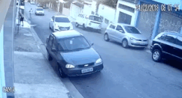 how_did_they_even_get_their_driving_licenses_12.gif