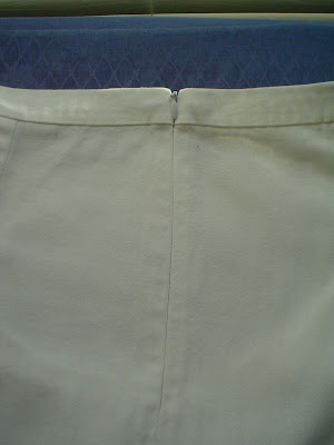 Amanda's Adventures in Sewing: Burda 06-2011-111 - White short shorts