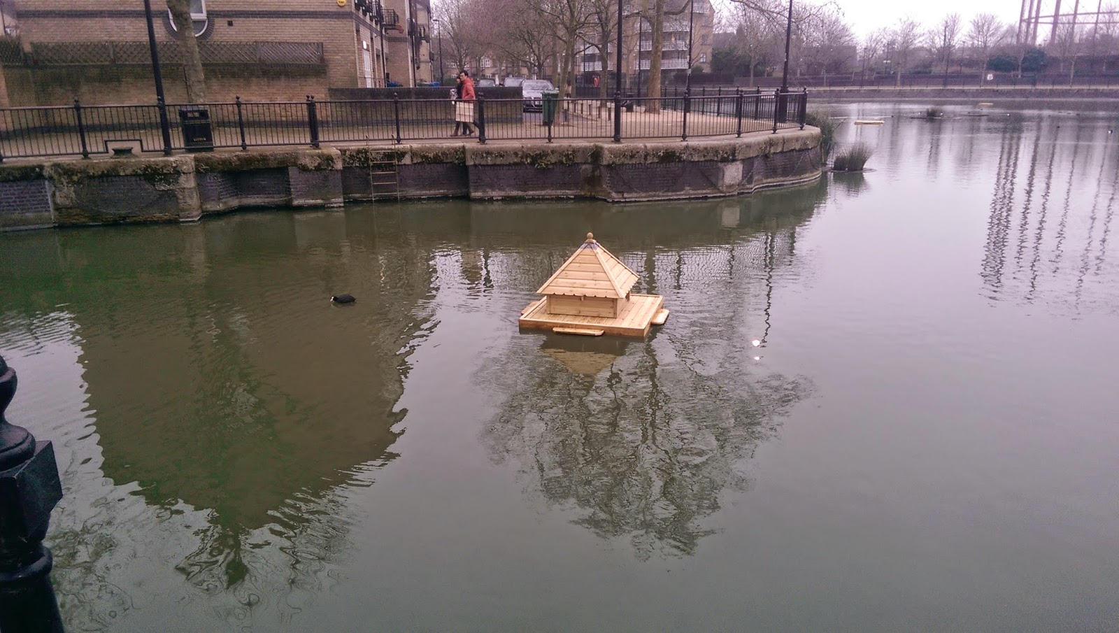 A Rotherhithe Blog: Residents source lovely new nesting rafts for ...