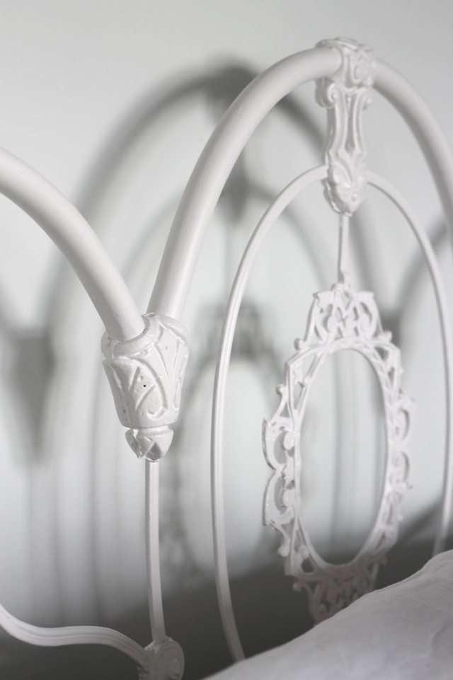 How to paint a metal bed Lotts and Lots Making the everyday beautiful