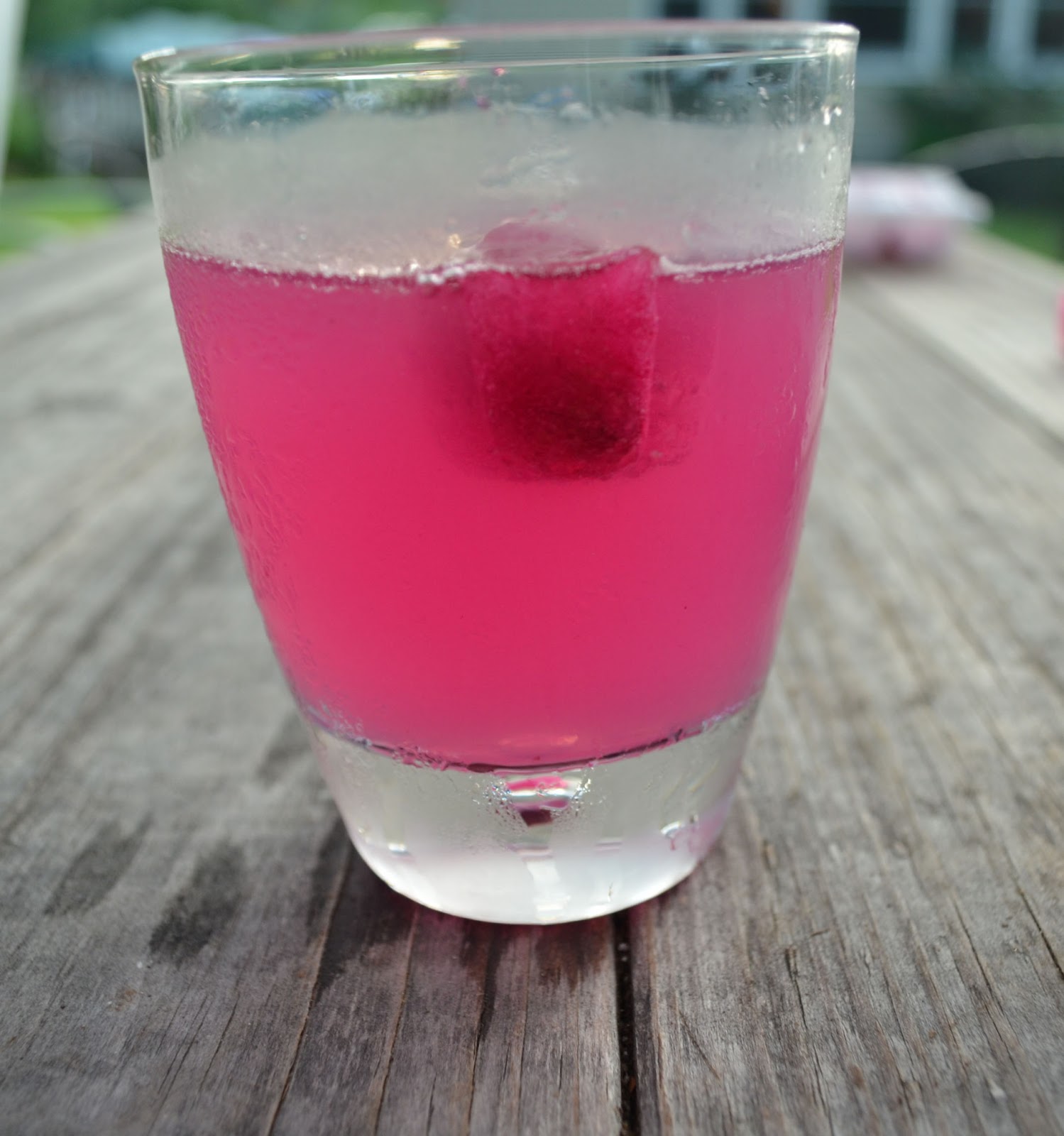 WEAFER DESIGN Homemade Pink Lemonade using Beet Juice ice cubes