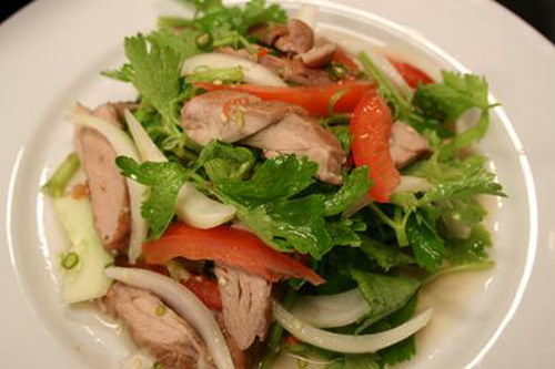 Grilled meat Thai salad, a cheap meat recipe