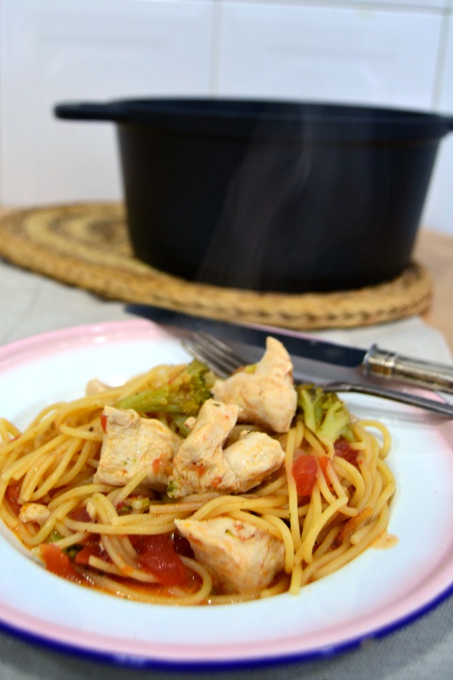 Ponto de Rebuçado Receitas "One Pot Pasta" de frango e brócolos