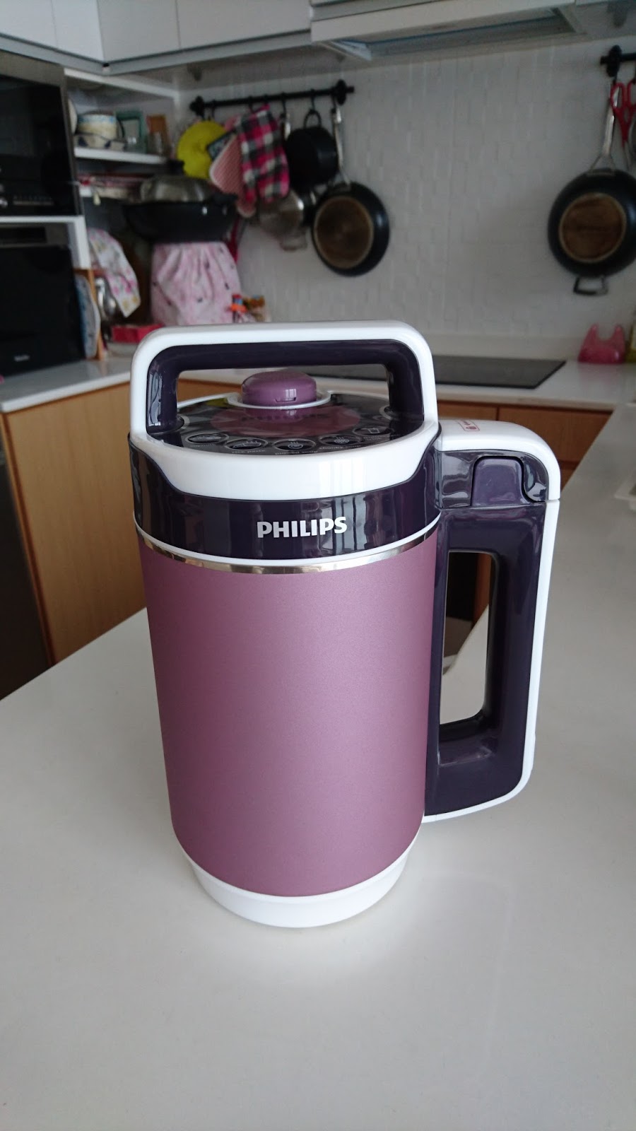 Missta's Kitchen [新機試玩開箱文]～自己做，更安心～Philips HD2079多功能豆漿濃湯機 Philips Soy