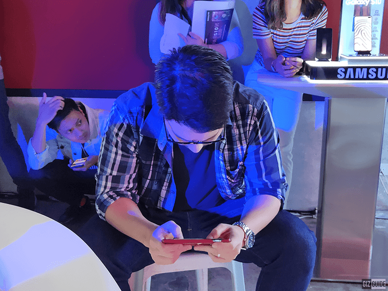 Gaming with S10+ Gaming with S10+