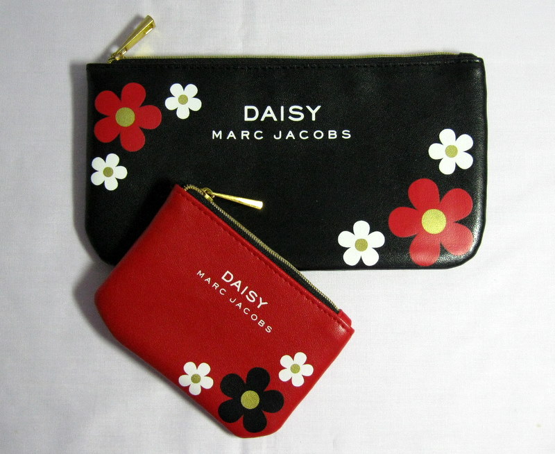 marc jacobs daisy pouch with wallet