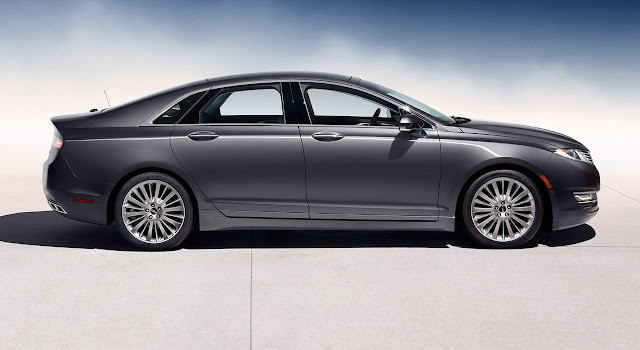 Lincoln MKZ 2013 side