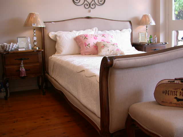 french word for bedroom furniture