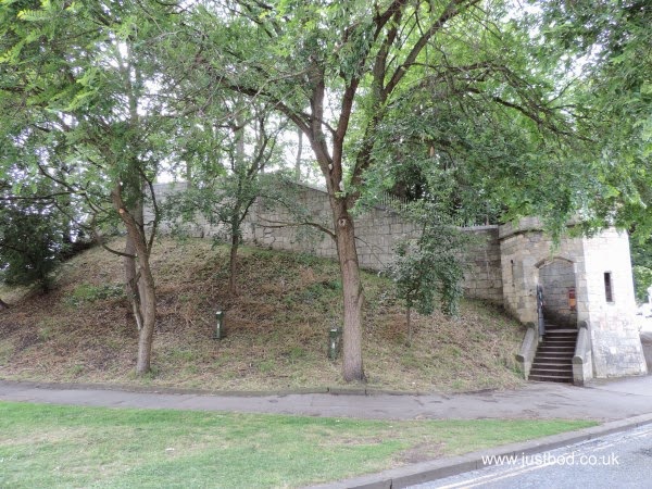 Baile Hill, Entrance to City Walls, York Baile Hill, Entrance to City Walls, York