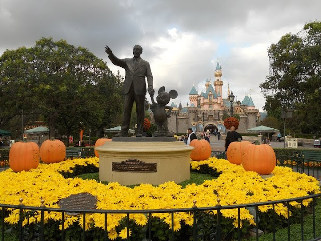 Walt Disney mickey Halloween