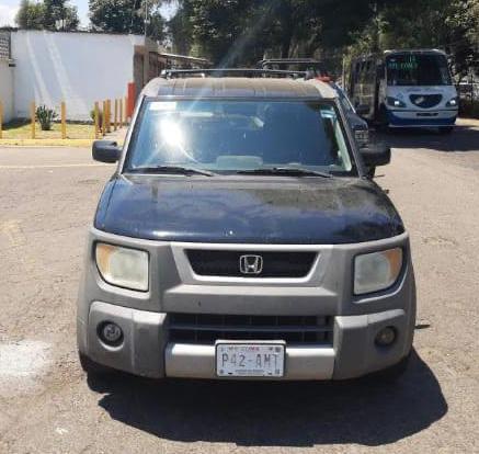 Detiene SSP a tres en posesión de un vehículo robado, en Uruapan