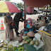 Sweeping di pasar Kayen, Koramil Kayen bagikan masker gratis untuk pedagang dan pengunjung 