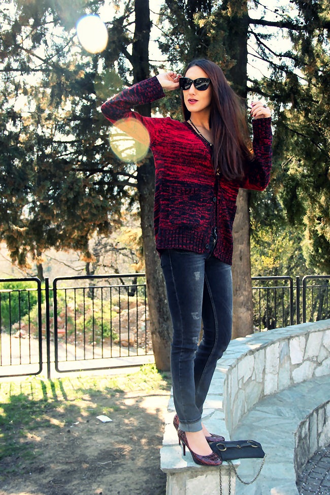 red ombre cardigan gray skinny ripped jeans outfit 