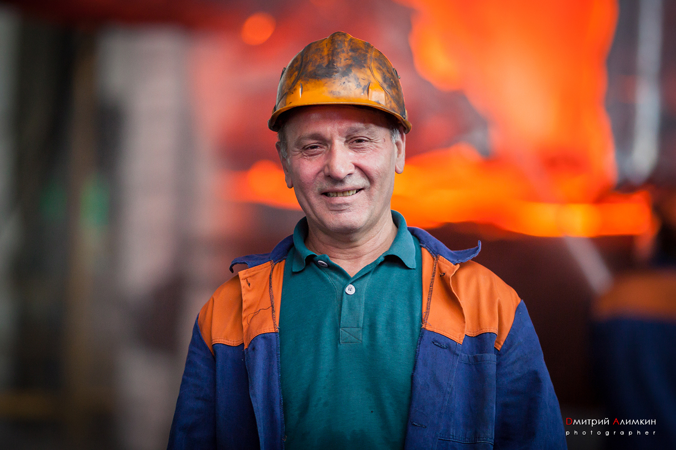 прораб виктор лср. старший бригадир. строитель бригадир. бригадир. бригадир на стройке.