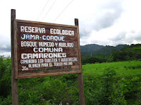 You´ll find this sign at the entrance of the dirt road