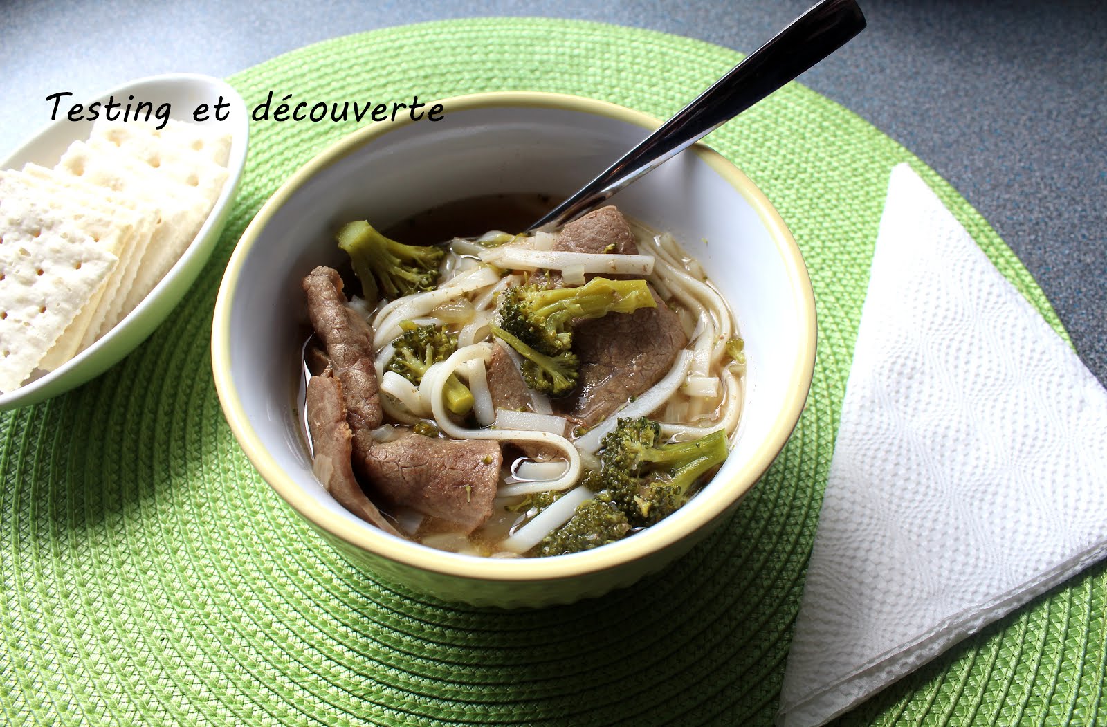 Testing et découverte Soupe asiatique au boeuf et légumes