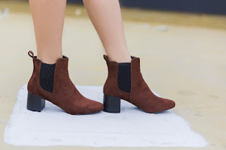botine la moda moderne maro din piele intoarsa reduceri iarna botine la moda moderne maro din piele intoarsa reduceri iarna